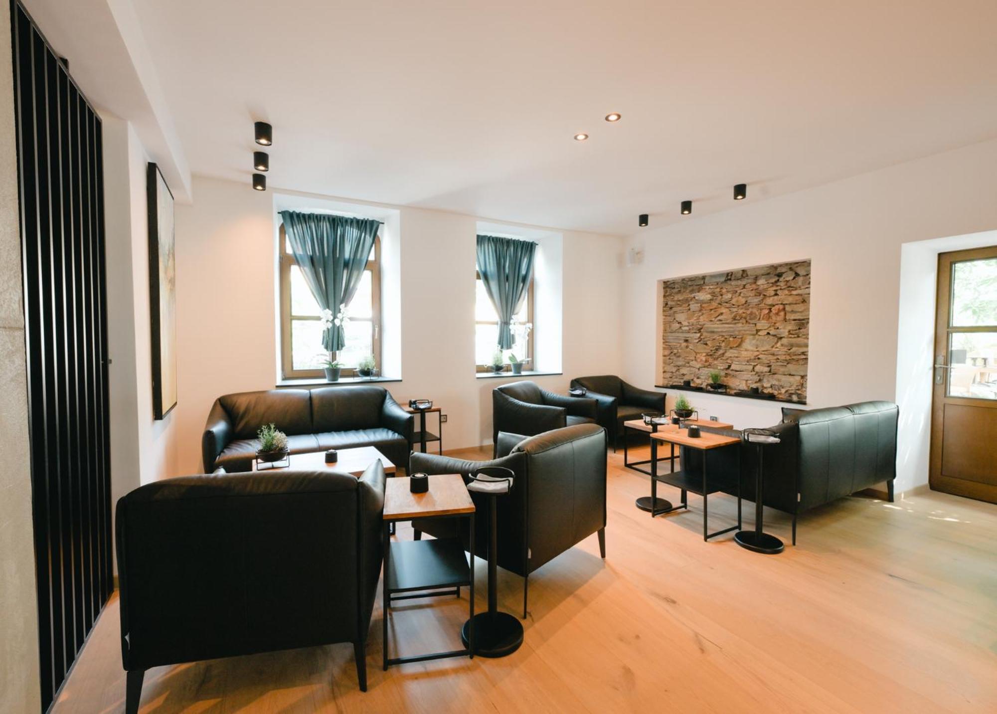 Altes Kelterhaus & Plein Hotel By Markus Plein Wintrich Ngoại thất bức ảnh