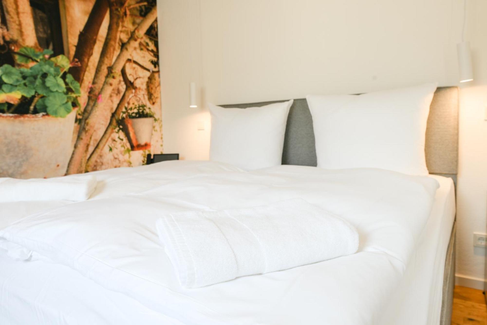 Altes Kelterhaus & Plein Hotel By Markus Plein Wintrich Ngoại thất bức ảnh